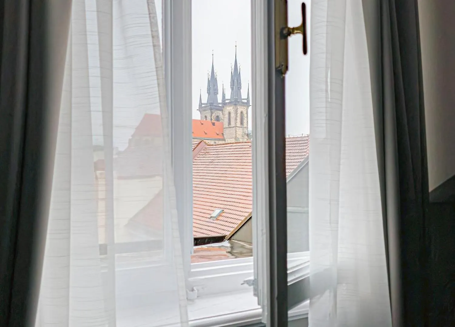 Under The Bells Of Tyn Church Prag 0*,  Tschechische Republik